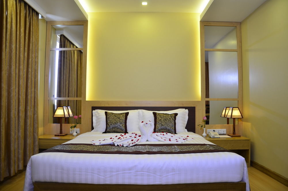 Royal Pavilion 3* Янгон